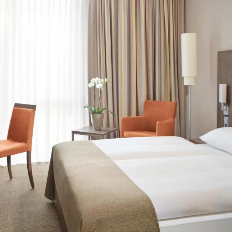 Room Types and Amenities at IntercityHotel Berlin Hauptbahnhof