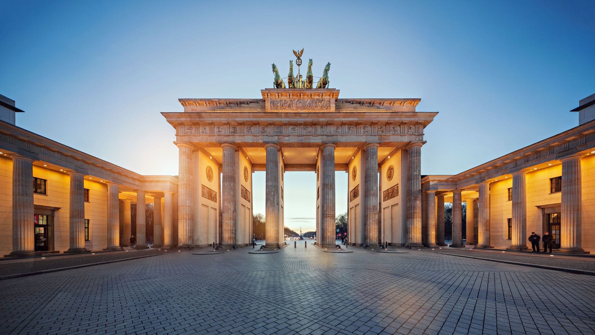 Brandenburg Gate to Museum Island: Perfect 1-Day Walking Route