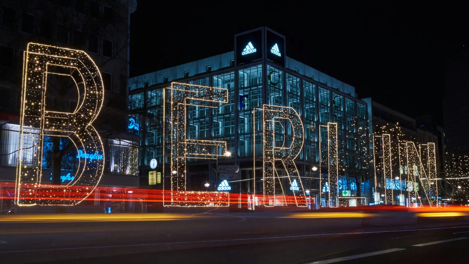 La guía definitiva para moverse por la estación central de Berlín (Berlin Hauptbahnhof): una puerta de entrada a la aventura para los huéspedes de IntercityHotel.
